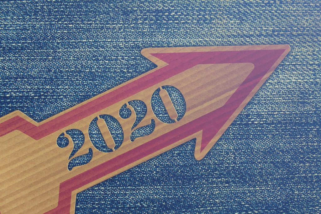 Arrow with 2020 on it.