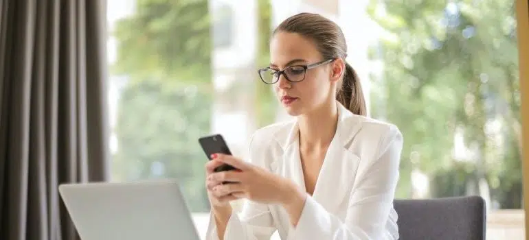 Image of businesswoman on phone